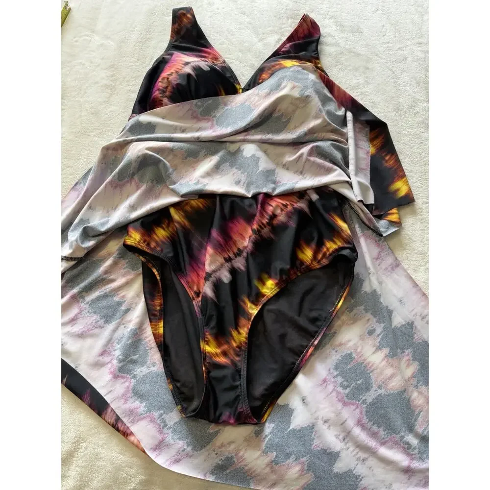 Torrid Size 1 1X 14-16 Wireless Short Asymmetrical Swim Dress with Brief Tie Dye